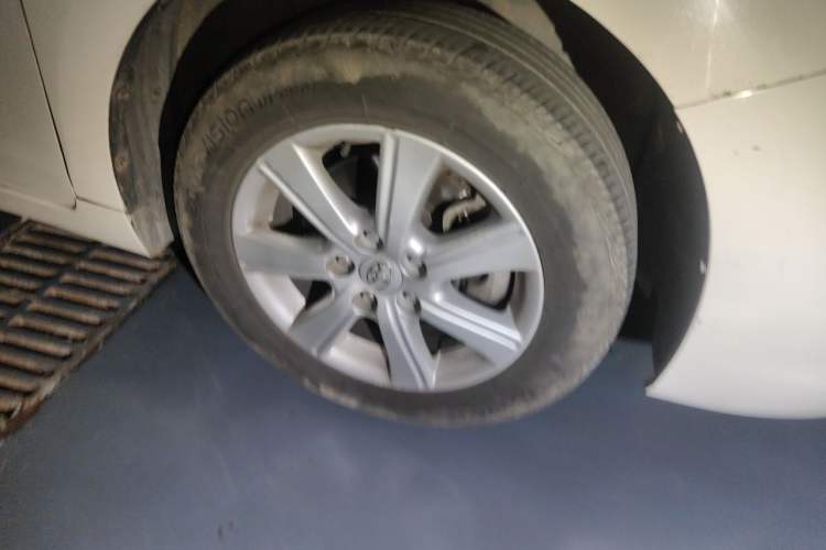 Used Toyota Verso 2011 180G CVT Luxury Edition Right Front Wheel Hub