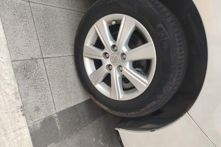 Used Toyota Verso 2011 180G CVT Comfort Edition Right Front Wheel Hub