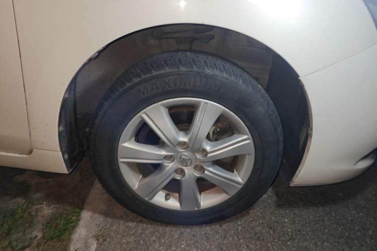 Used Toyota Verso 2011 180E CVT Elite Edition Right Front Wheel Hub
