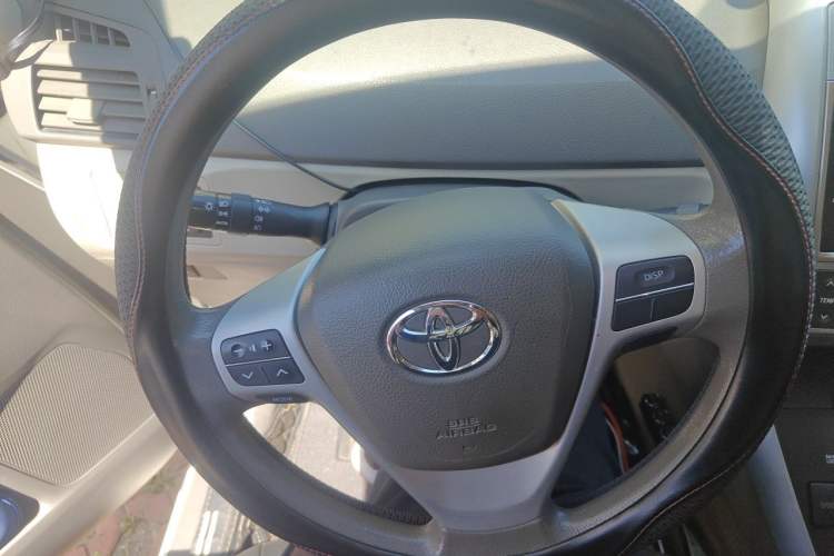 Used Toyota Verso 2011 180G CVT Luxury Edition Steering Wheel