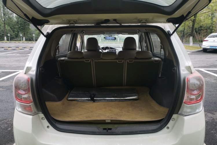 Used Toyota Verso 2011 180E CVT Elite Edition Trunk