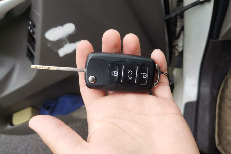 Used Toyota Verso 2011 180E CVT Elite Edition Vehicle Key