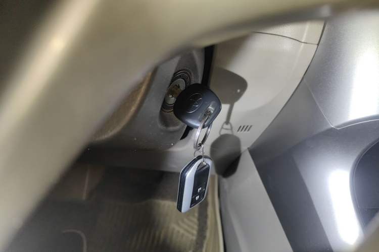 Used Toyota Verso 2011 180G CVT Luxury Edition Vehicle Key