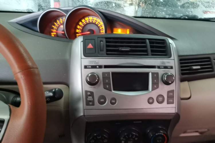 Used Toyota Verso 2011 160E Manual Elite Edition Audio And AC Panel