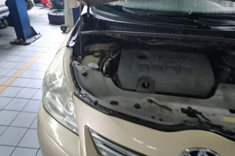 Used Toyota Verso 2011 160E Manual Elite Edition Engine Bay Right
