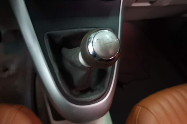 Used Toyota Verso 2011 160E Manual Elite Edition Gear Lever