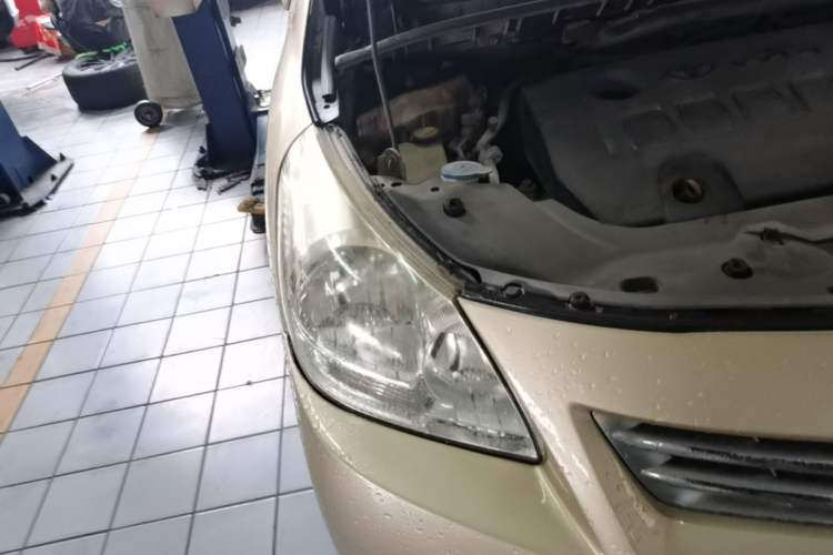 Used Toyota Verso 2011 160E Manual Elite Edition Right Front Headlight