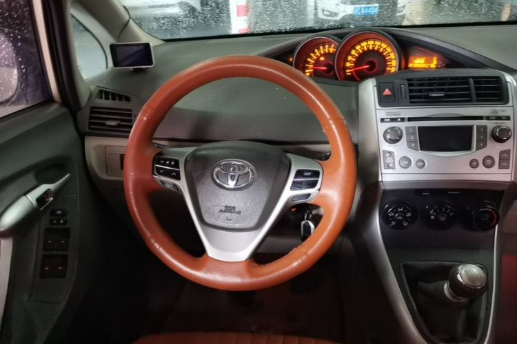 Used Toyota Verso 2011 160E Manual Elite Edition Steering Wheel
