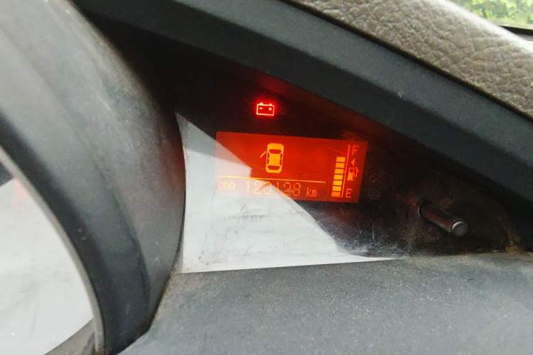 Used Toyota Verso 2012 180E CVT Elite Multi-Function Version Odometer Close Up