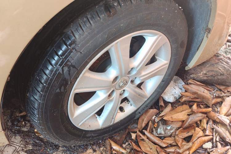 Used Toyota Verso 2012 180E CVT Elite Multi-Function Version Right Front Wheel Hub