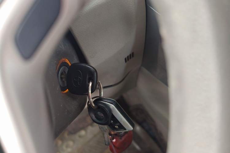 Used Toyota Verso 2012 180E CVT Elite Multi-Function Version Vehicle Key
