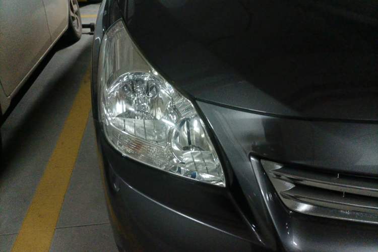 Used Toyota Verso 2012 180E CVT Elite Multi-Function Version Right Front Headlight
