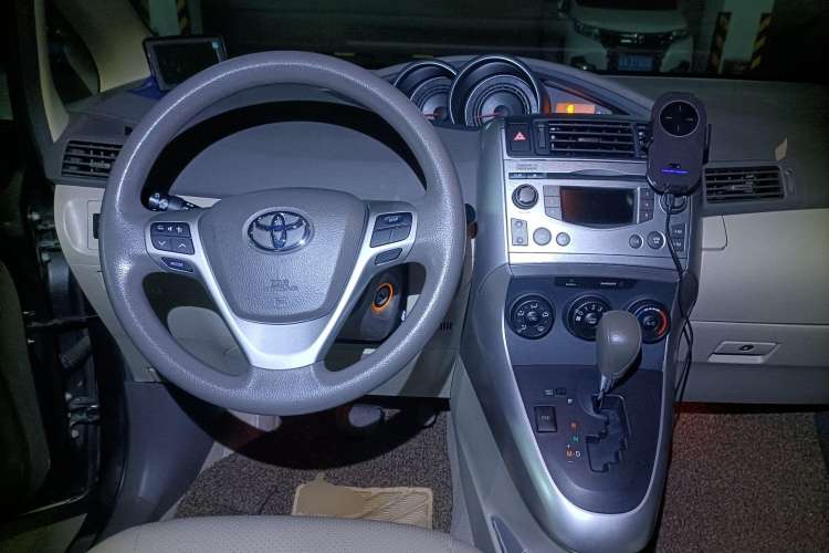 Used Toyota Verso 2012 180E CVT Elite Multi-Function Version Steering Wheel