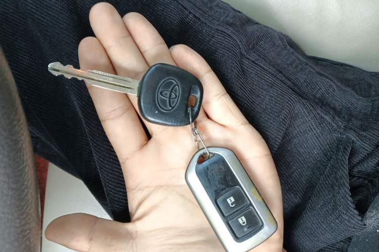 Used Toyota Verso 2012 180E CVT Elite Multi-Function Version Vehicle Key