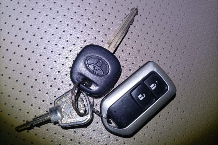 Used Toyota Verso 2012 180E CVT Elite Multi-Function Version Vehicle Key