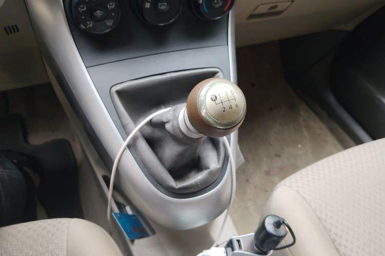 Used Toyota Verso 2012 180E Manual Elite Edition Gear Lever