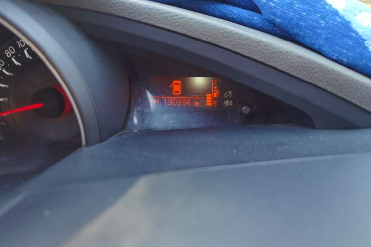 Used Toyota Verso 2012 180E CVT Elite Multi-Function Version Odometer Close Up
