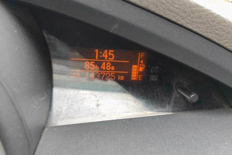 Used Toyota Verso 2012 180E CVT Elite Multi-Function Version Odometer Close Up