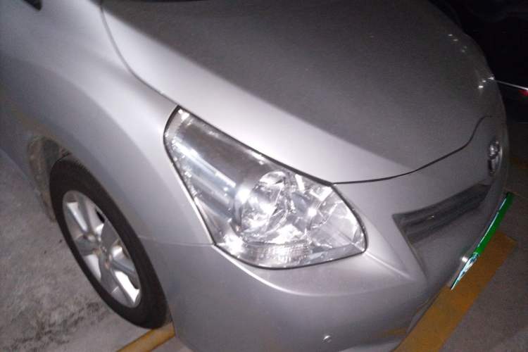 Used Toyota Verso 2012 180E CVT Elite Multi-Function Version Right Front Headlight