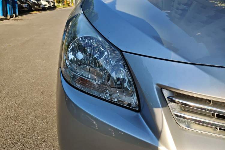 Used Toyota Verso 2012 180E CVT Elite Multi-Function Version Right Front Headlight