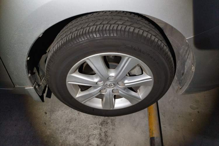 Used Toyota Verso 2012 180E CVT Elite Multi-Function Version Right Front Wheel Hub