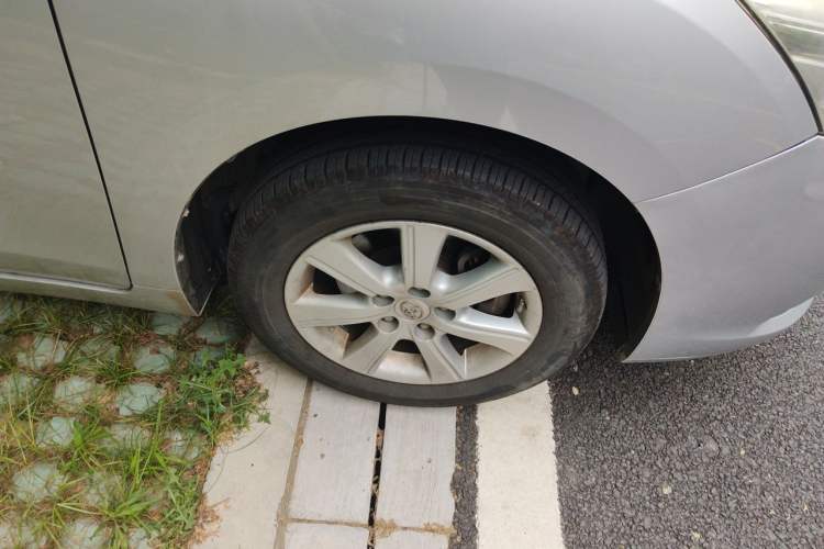 Used Toyota Verso 2012 180E Manual Elite Edition Right Front Wheel Hub