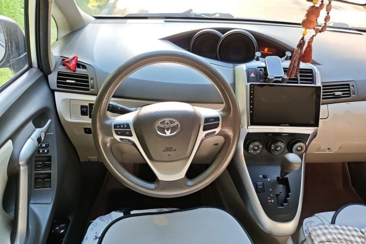 Used Toyota Verso 2012 180E CVT Elite Multi-Function Version Steering Wheel