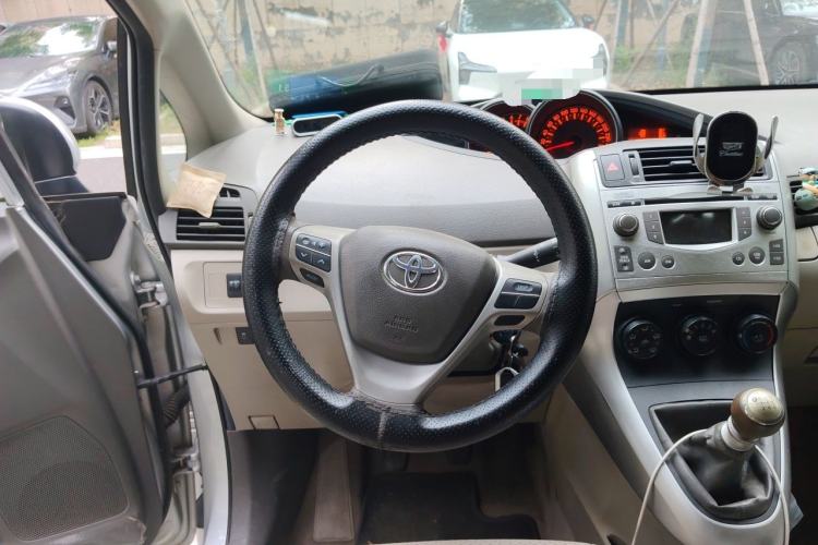 Used Toyota Verso 2012 180E Manual Elite Edition Steering Wheel