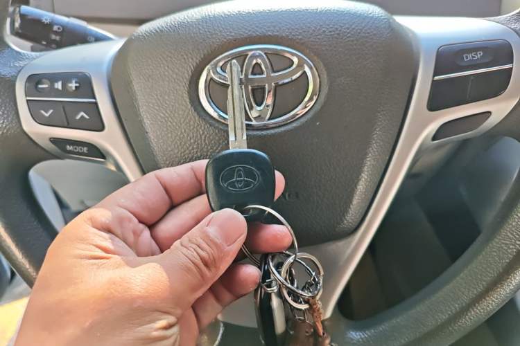 Used Toyota Verso 2012 180E CVT Elite Multi-Function Version Vehicle Key