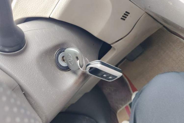 Used Toyota Verso 2012 180E CVT Elite Multi-Function Version Vehicle Key