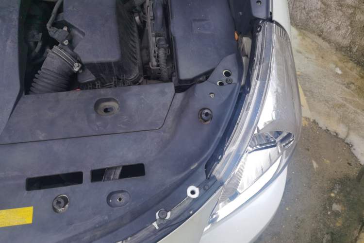 Used Toyota Verso 2012 180G CVT Comfortable Multi-Function Version Engine Bay Left