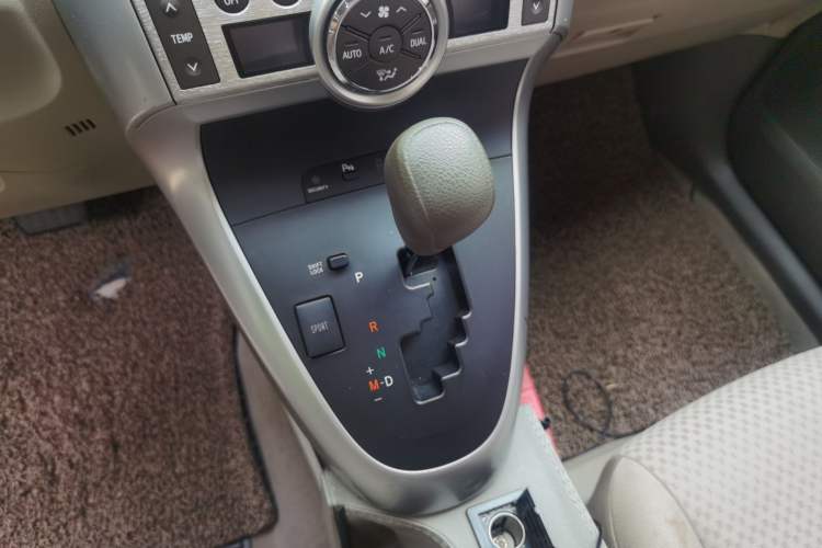 Used Toyota Verso 2012 180G CVT Comfortable Multi-Function Version Gear Lever