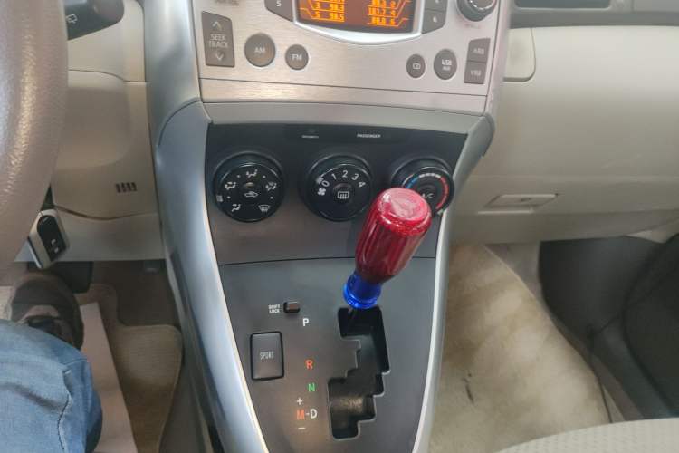 Used Toyota Verso 2012 180E CVT Elite Multi-Function Version Gear Lever