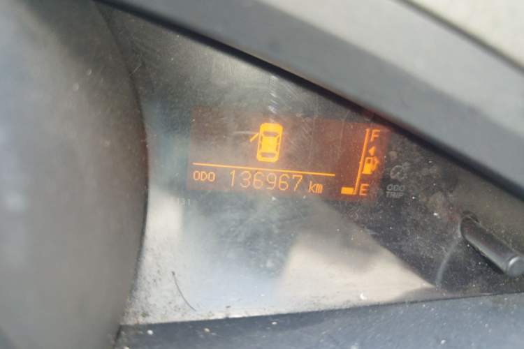 Used Toyota Verso 2012 180E CVT Elite Multi-Function Version Odometer Close Up