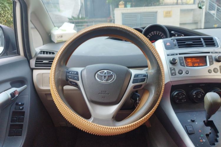 Used Toyota Verso 2012 180E CVT Elite Multi-Function Version Steering Wheel