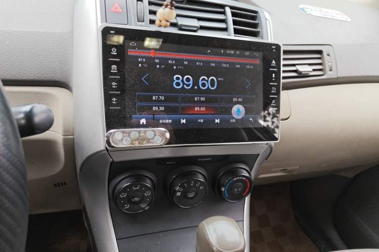 Used Toyota Verso 2014 Starlight 180E CVT Elite Edition Audio And AC Panel