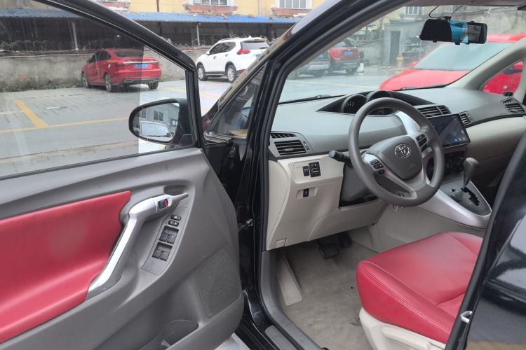 Used Toyota Verso 2014 Starlight 180E CVT Elite Edition Driver Seat