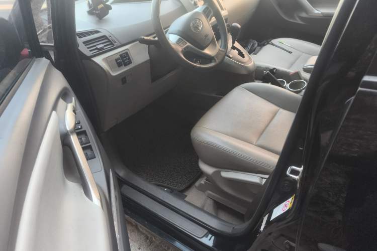 Used Toyota Verso 2014 Starlight 180E CVT Elite Edition Driver Seat