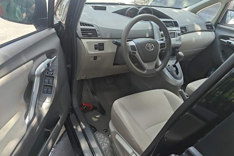 Used Toyota Verso 2014 Starlight 180E CVT Elite Edition Driver Seat