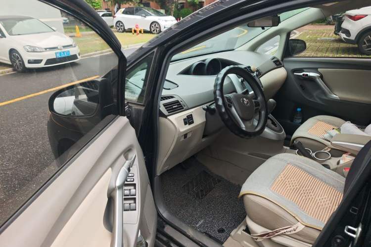 Used Toyota Verso 2014 Starlight 180E CVT Elite Edition Driver Seat