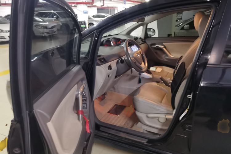 Used Toyota Verso 2014 Starlight 180E CVT Elite Edition Driver Seat