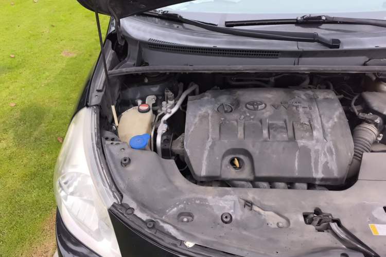 Used Toyota Verso 2014 Starlight 180E CVT Elite Edition Engine Bay Right