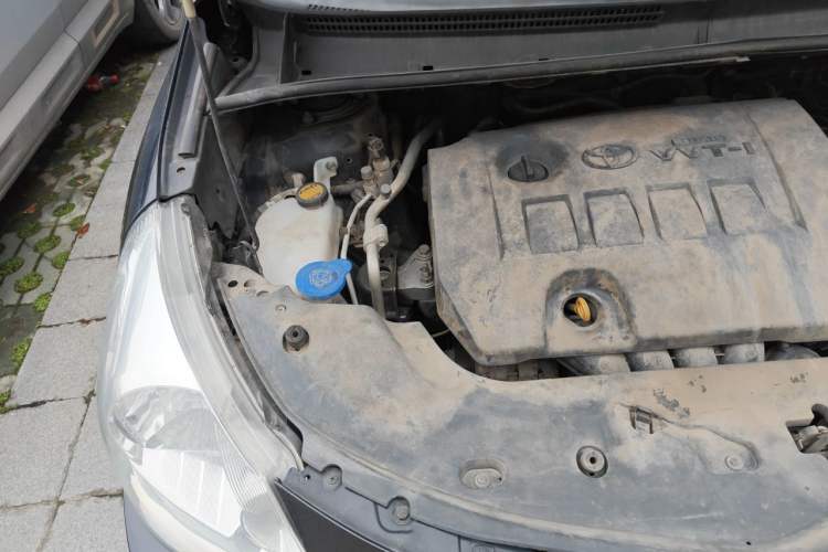 Used Toyota Verso 2014 Starlight 180E CVT Elite Edition Engine Bay Right