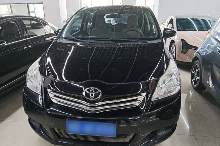 Used Toyota Verso 2014 Starlight 180E CVT Elite Edition Exterior 1