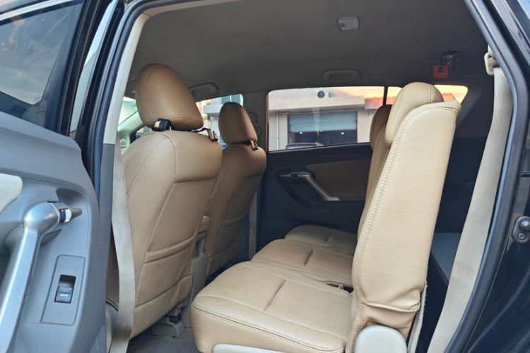 Used Toyota Verso 2014 Starlight 180E CVT Elite Edition Interior 1