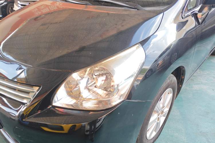 Used Toyota Verso 2014 Starlight 180E CVT Elite Edition Left Front Headlight