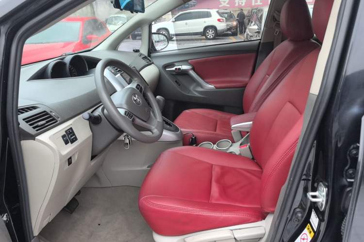 Used Toyota Verso 2014 Starlight 180E CVT Elite Edition Left Front Seat