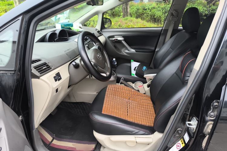 Used Toyota Verso 2014 Starlight 180E CVT Elite Edition Left Front Seat