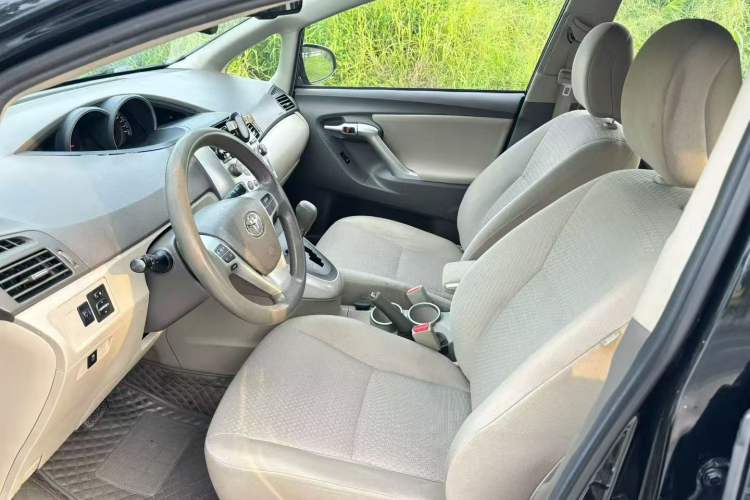 Used Toyota Verso 2014 Starlight 180E CVT Elite Edition Left Front Seat