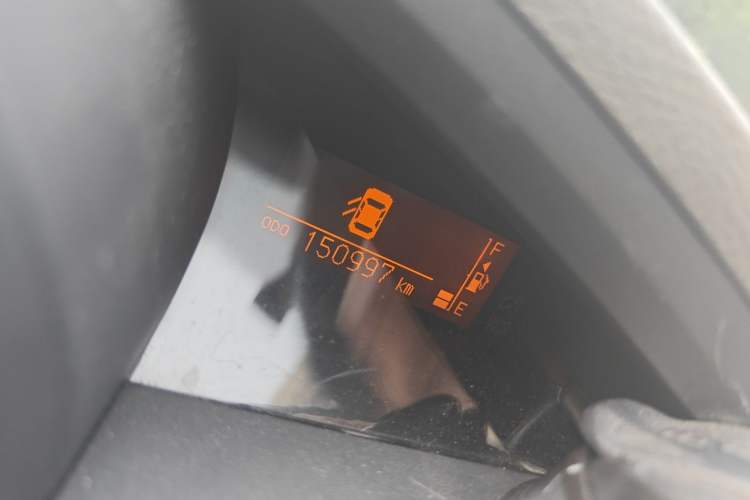 Used Toyota Verso 2014 Starlight 180E CVT Elite Edition Odometer Close Up